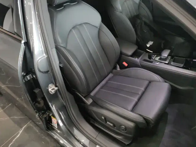 Audi A4L — Фото автомобиля 19