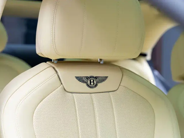 Bentley Flying Spur — Фото автомобиля 15