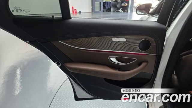 Mercedes-Benz E-Class W213 — Фото автомобиля 14