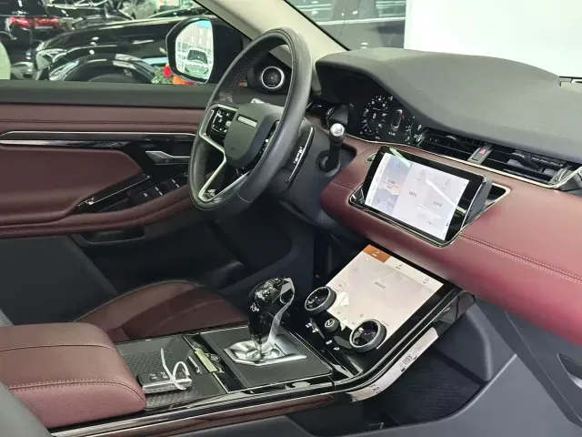 Land Rover Range Rover Evoque 2021 Range Rover Evoque L 249PS R-Dynamic First Edition Launch Edition — Фото автомобиля 27