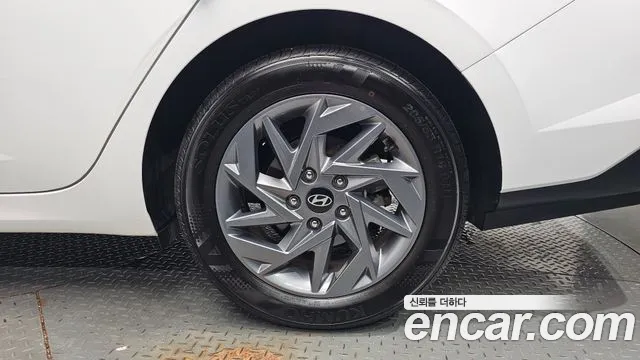 Hyundai AVANTE Новый Avante (CN7) — Фото автомобиля 18