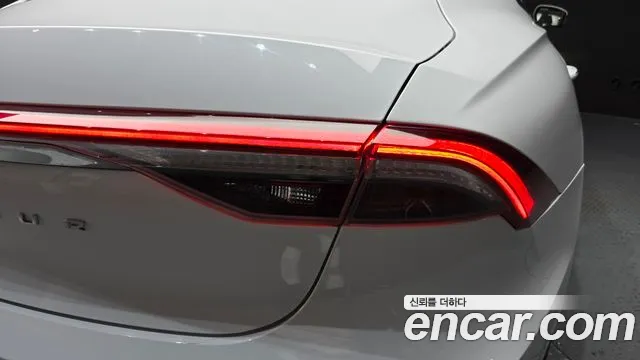 Hyundai Grandeur Grandeur (New) Hybrid — Фото автомобиля 8