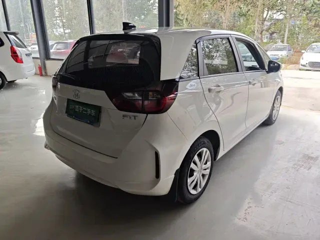 Honda Fit — Фото автомобиля 6