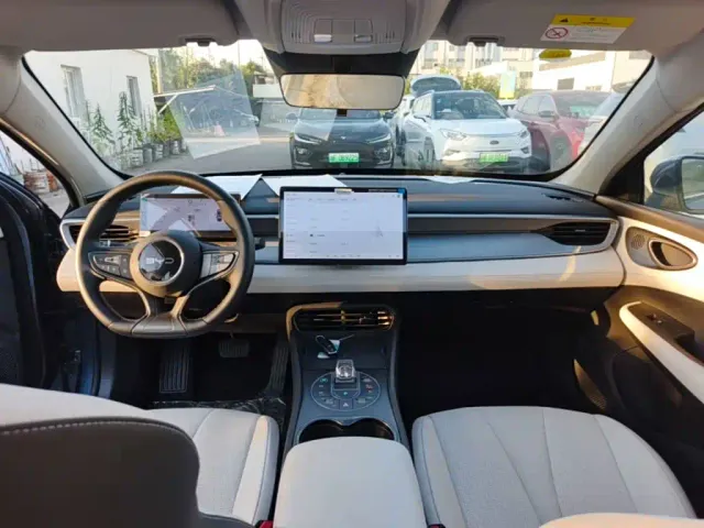 BYD Seal 05 DM-i — Фото автомобиля 9