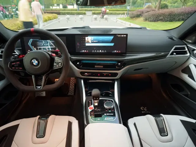 BMW M4 — Фото автомобиля 10