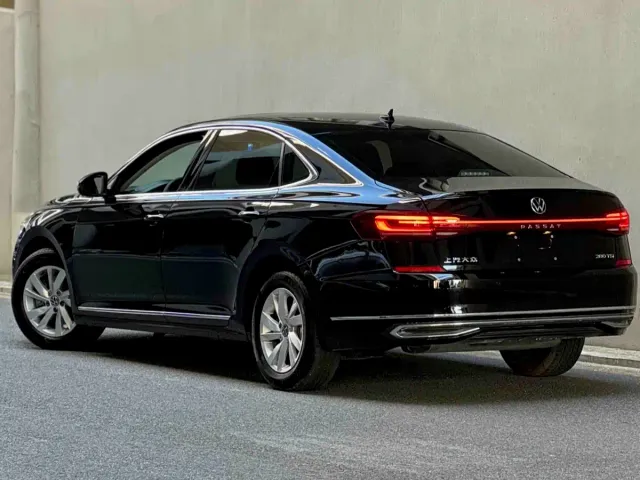 Volkswagen Passat — Фото автомобиля 6