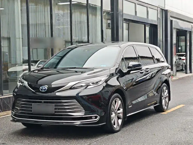 Фотография автомобиля — Toyota Sienna