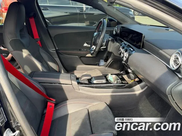 Mercedes-Benz A-Class W177 — Фото автомобиля 15