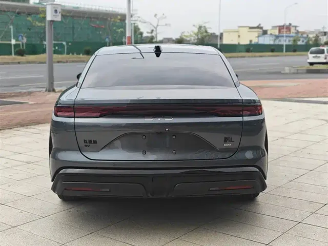 BYD Han L — Фото автомобиля 15
