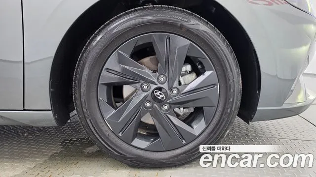 Hyundai AVANTE Avante (CN7) — Фото автомобиля 22