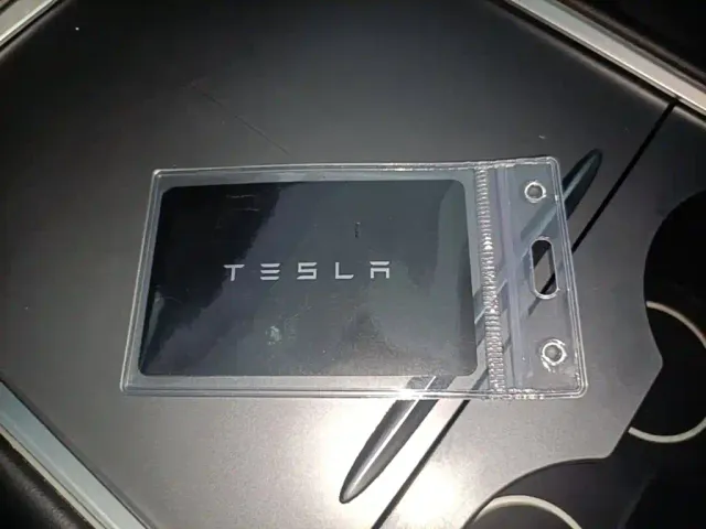 Tesla Model 3 — Фото автомобиля 7