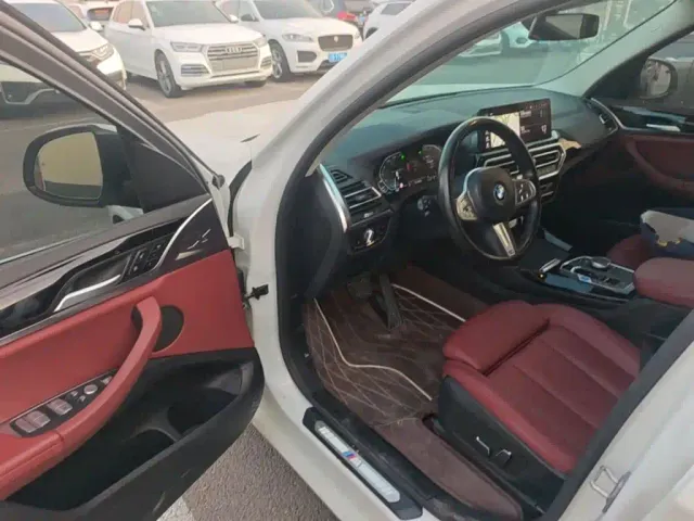 BMW iX3 — Фото автомобиля 15