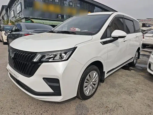 Фотография автомобиля — Wuling Jiachen