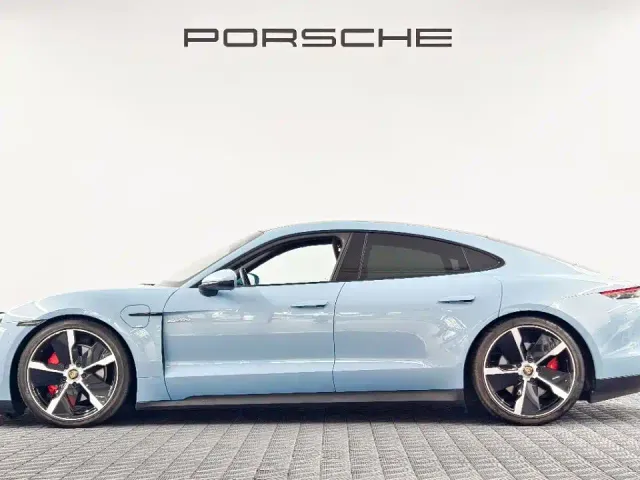 Porsche Taycan — Фото автомобиля 4