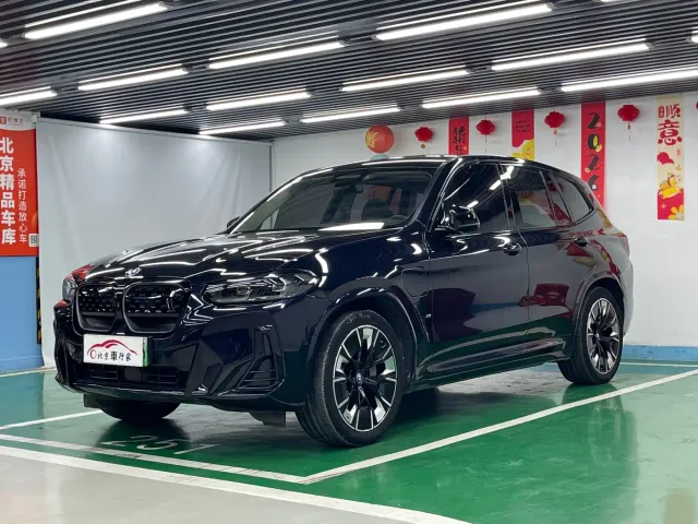 Фотография автомобиля — BMW iX3