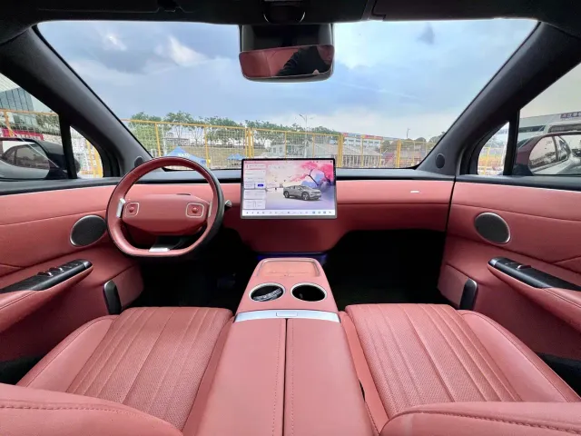 Changan Qiyuan E07 — Фото автомобиля 4