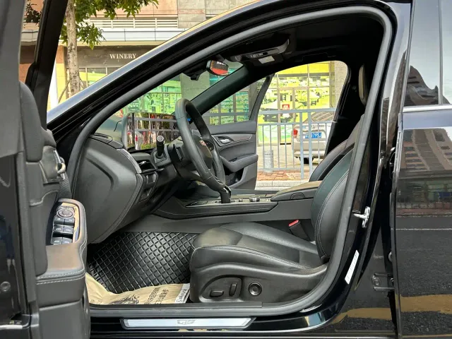 Cadillac CT5 — Фото автомобиля 21