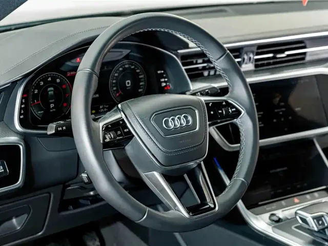Audi A6L — Фото автомобиля 10