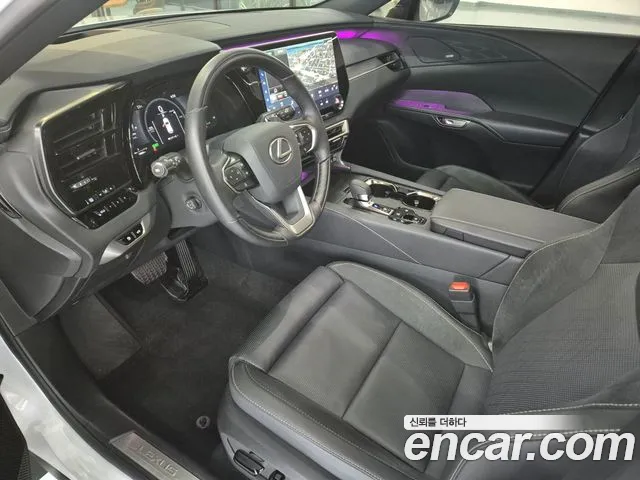 Lexus RX — Фото автомобиля 10
