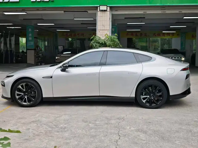 Xpeng P7 — Фото автомобиля 2