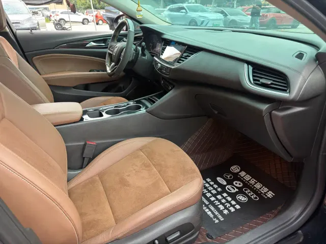 Buick Regal — Фото автомобиля 10
