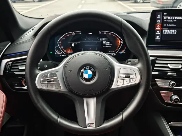 BMW 5 Series — Фото автомобиля 10