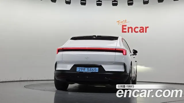 Polestar 4 — Фото автомобиля 4
