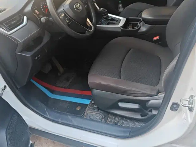 Toyota RAV4 — Фото автомобиля 9