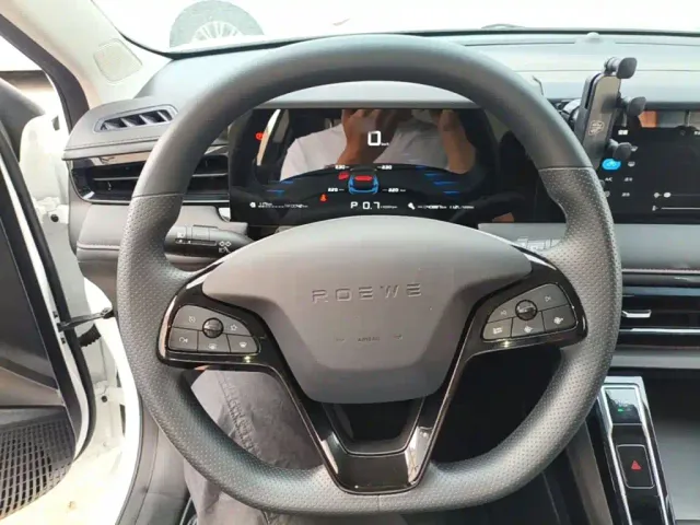 Roewe i5 — Фото автомобиля 10