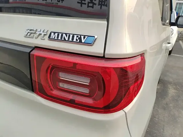 Wuling Hongguang Mini EV — Фото автомобиля 7