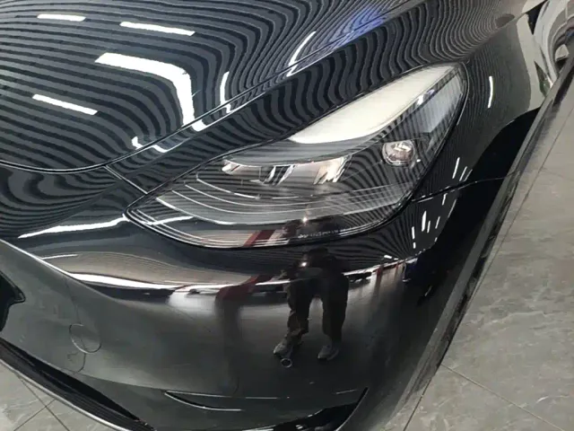 Tesla Model Y — Фото автомобиля 23