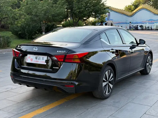 Nissan Teana — Фото автомобиля 17