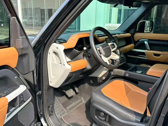 Land Rover Defender — Фото автомобиля 5