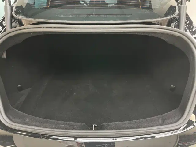 Tesla Model 3 — Фото автомобиля 27