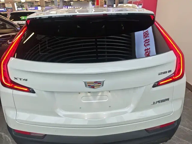 Cadillac XT4 — Фото автомобиля 5