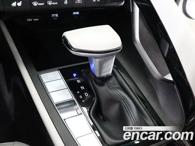 Hyundai Avante CN7 — Фото автомобиля 9