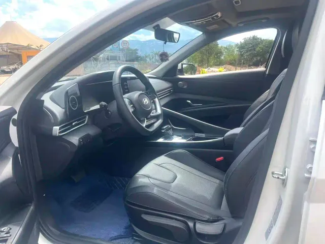 Hyundai Elantra — Фото автомобиля 4