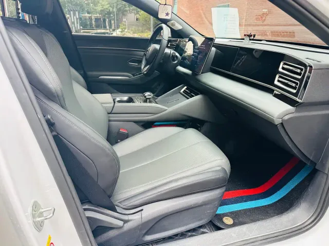BYD Qin L — Фото автомобиля 16