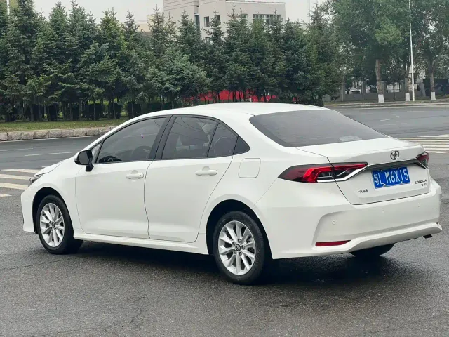 Toyota Corolla — Фото автомобиля 10