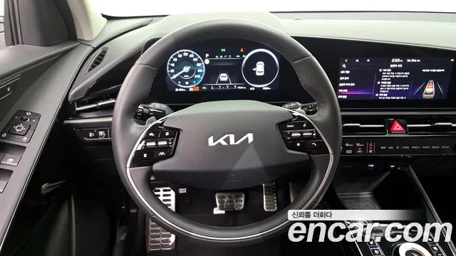 Kia Niro The All New Niro Signature — Фото автомобиля 13