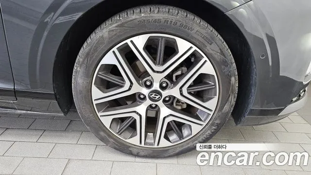 Hyundai Grandeur GN7 — Фото автомобиля 6