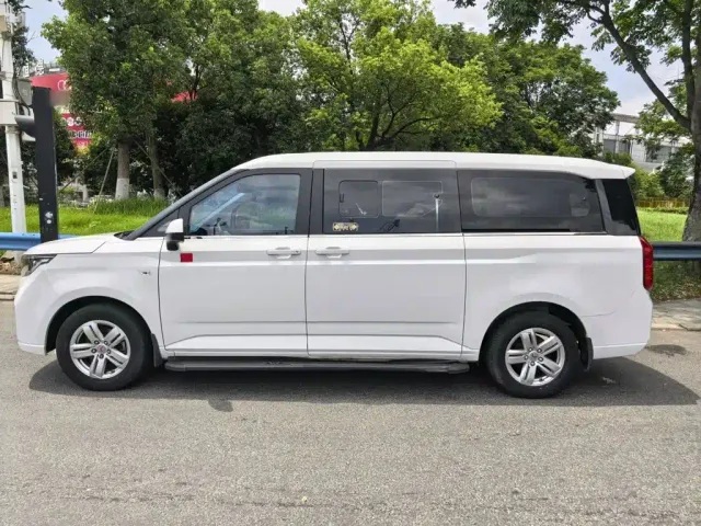 Wuling Zhengcheng — Фото автомобиля 12