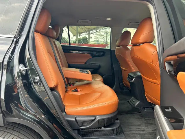 Toyota Highlander — Фото автомобиля 21