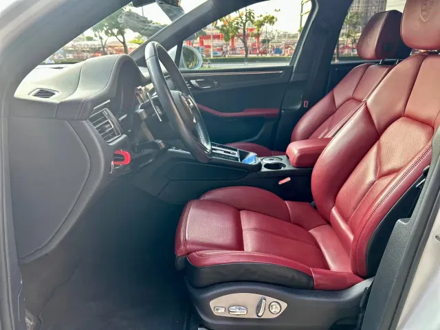Porsche Macan — Фото автомобиля 10