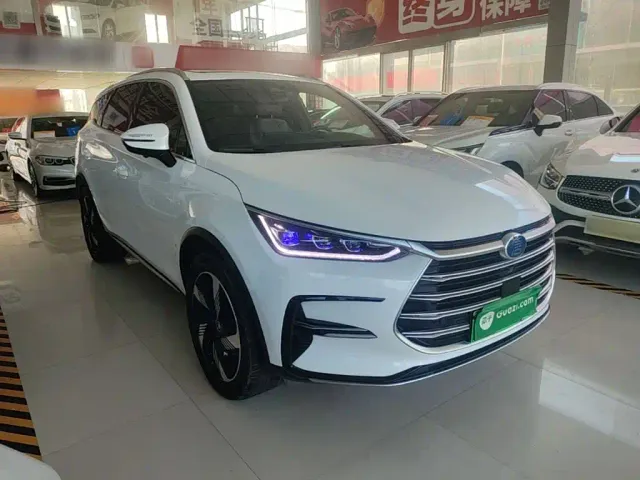 BYD Tang — Фото автомобиля 3