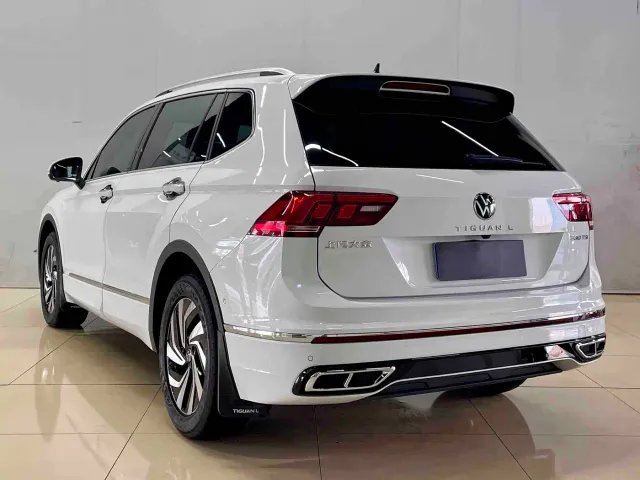 Volkswagen Tiguan L — Фото автомобиля 8