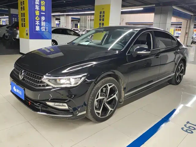 Фотография автомобиля — Volkswagen Magotan