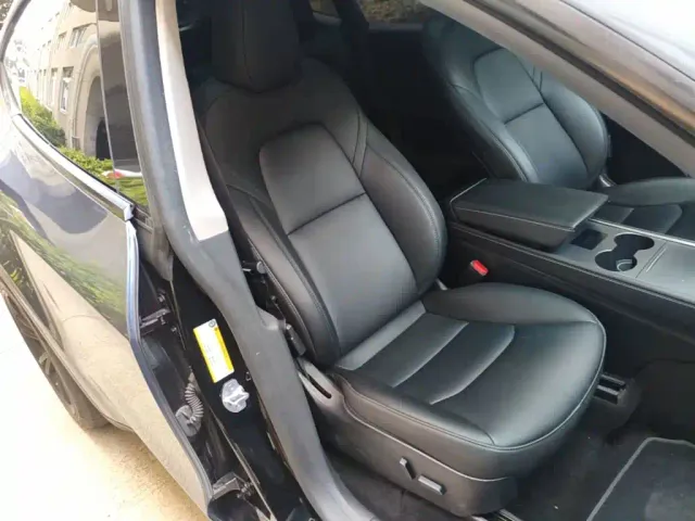 Tesla Model Y — Фото автомобиля 24