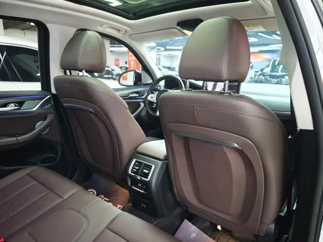 BMW X3 — Фото автомобиля 10