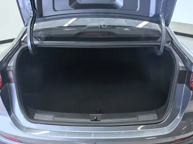 Roewe i5 — Фото автомобиля 4